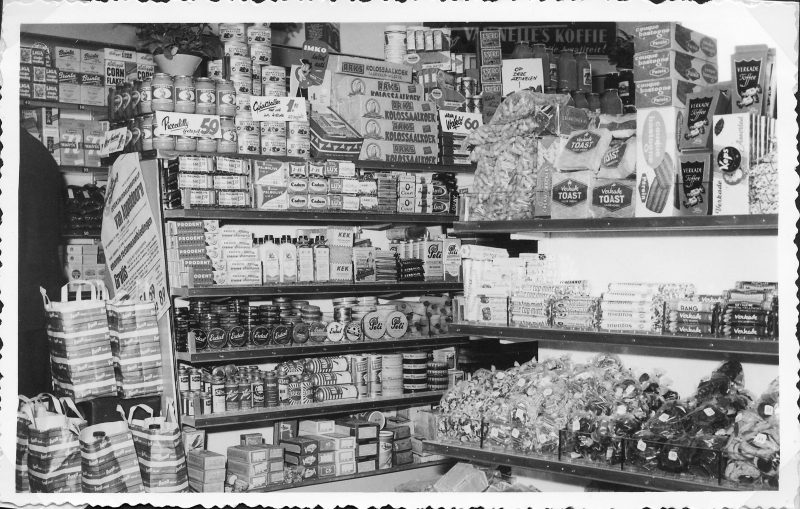 Interieur-Kruidenierswinkel-V.-Appeldoorn-vanaf-1946-